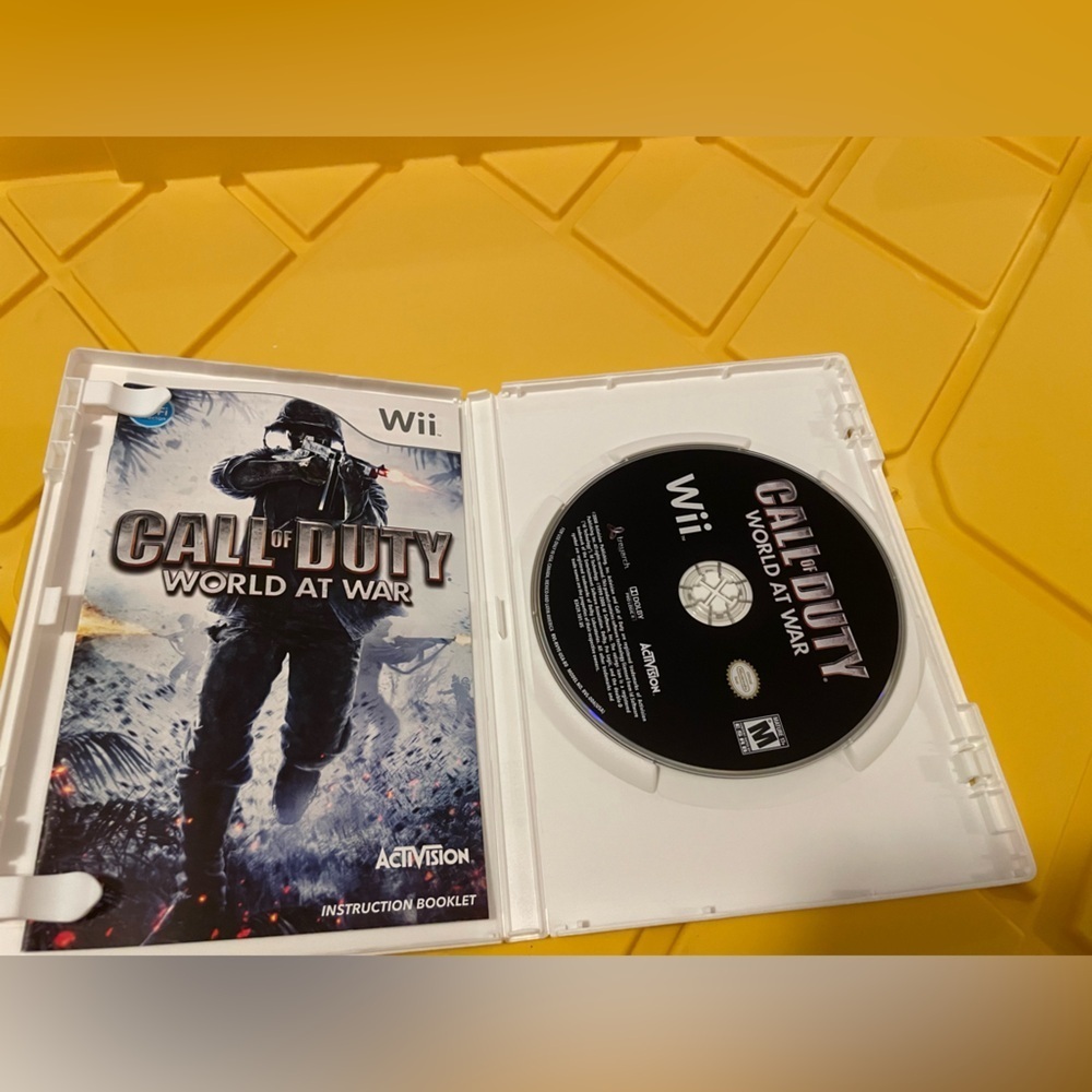Call of Duty: World at War - Nintendo Wii - Picture 2 of 3